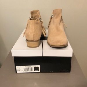 Dolce Vita, size 8, zip up booties